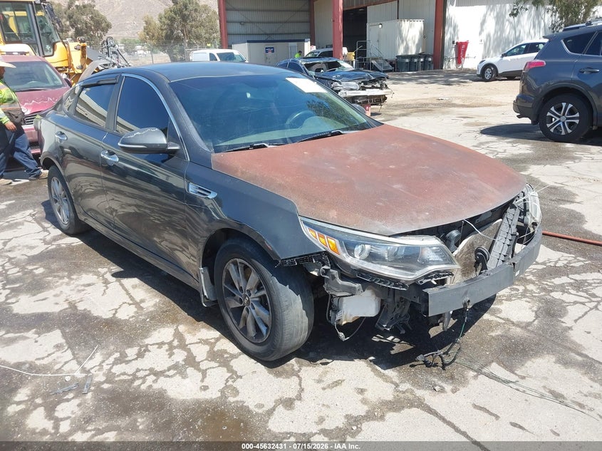 Photo of the 2016 KIA OPTIMA LX