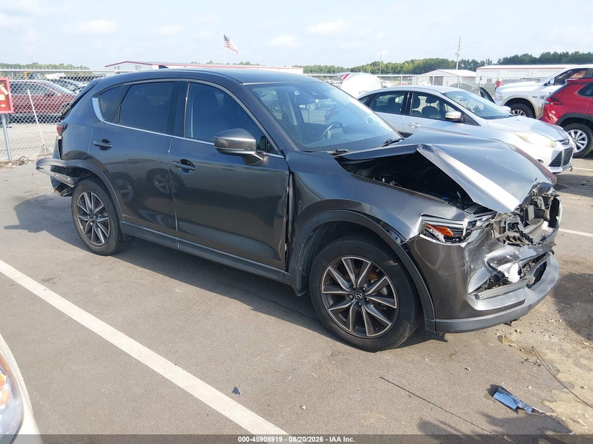 Photo of the 2017 MAZDA CX-5 GRAND TOURING