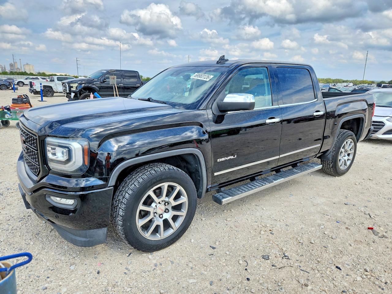 Photo of the 2017 GMC DENALI
