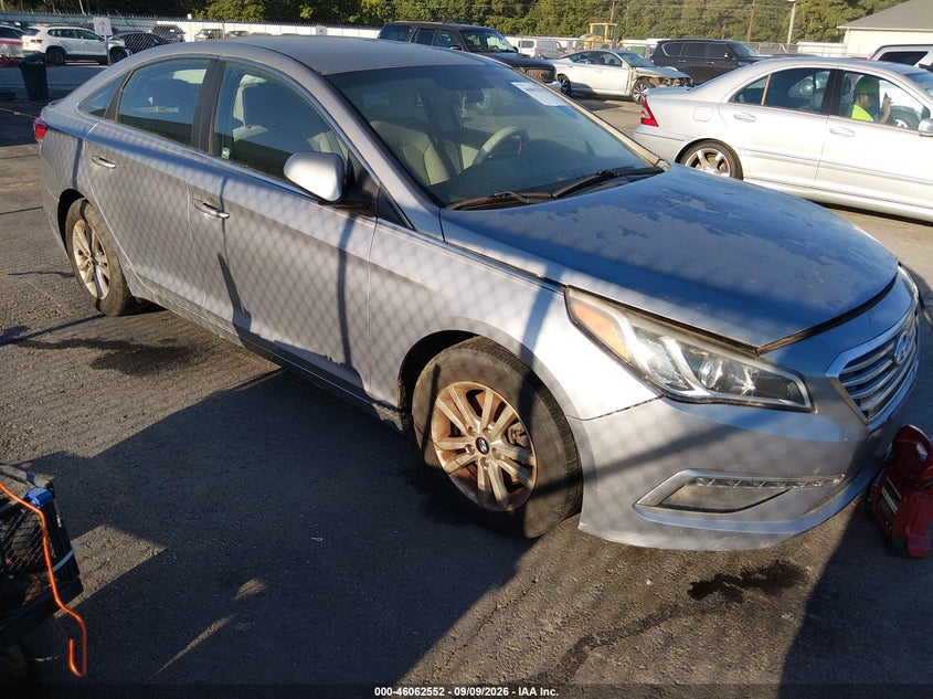Photo of the 2015 HYUNDAI SONATA SE