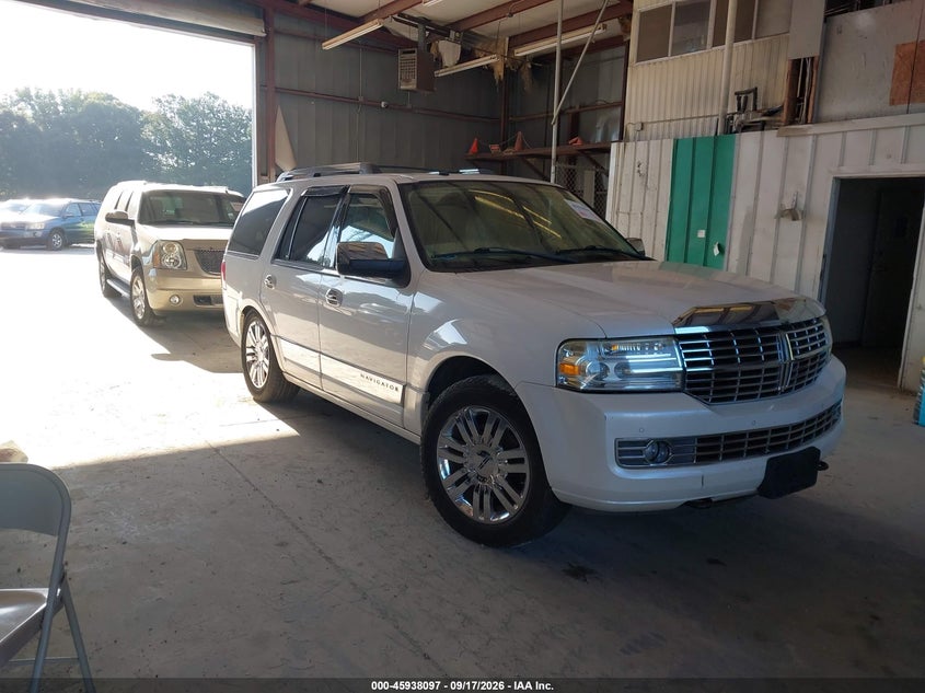 Photo of the 2010 LINCOLN NAVIGATOR