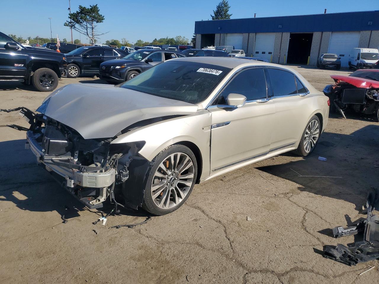 Photo of the 2017 LINCOLN CONTINENTAL SELECT