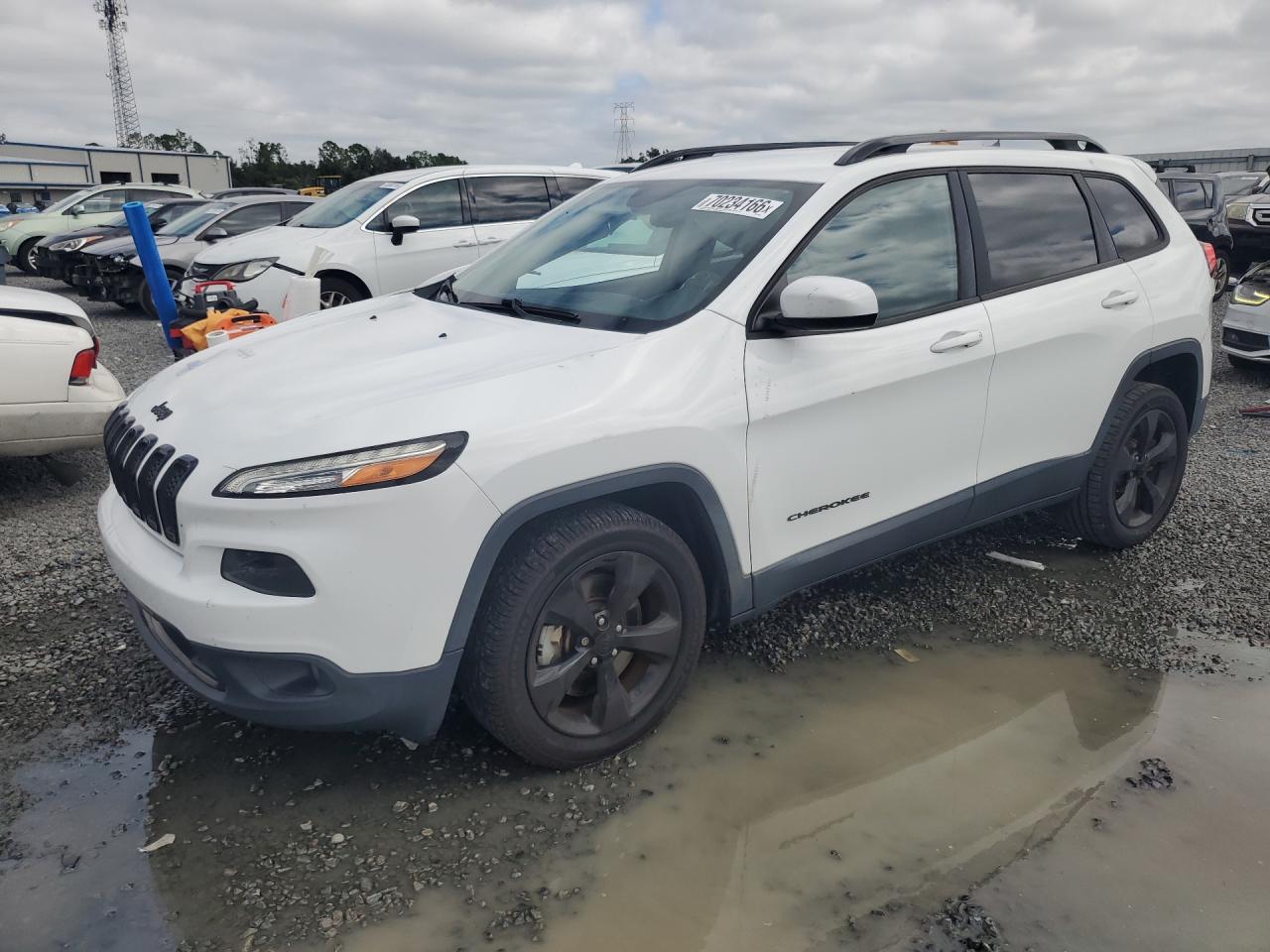 Photo of the 2016 JEEP CHEROKEE LATITUDE