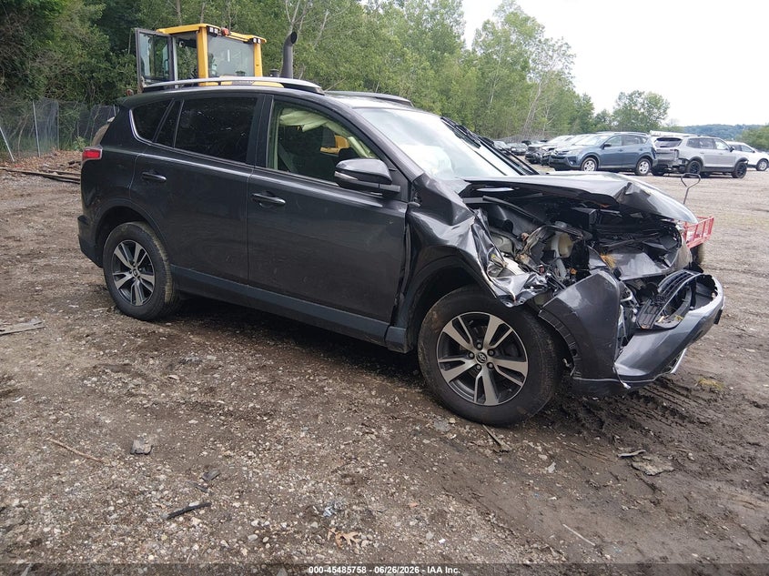 Photo of the 2018 TOYOTA RAV4 XLE