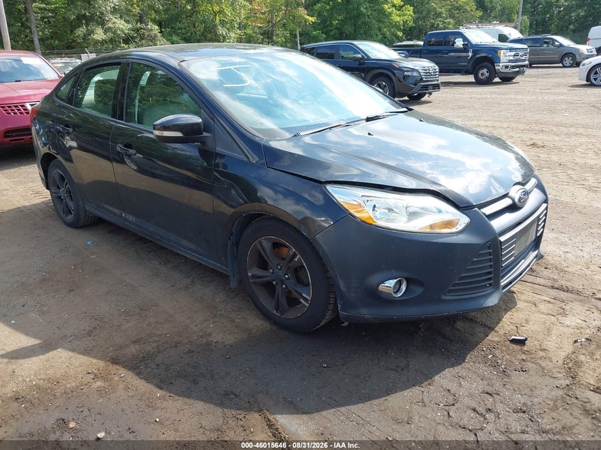 Photo of the 2014 FORD FOCUS SE