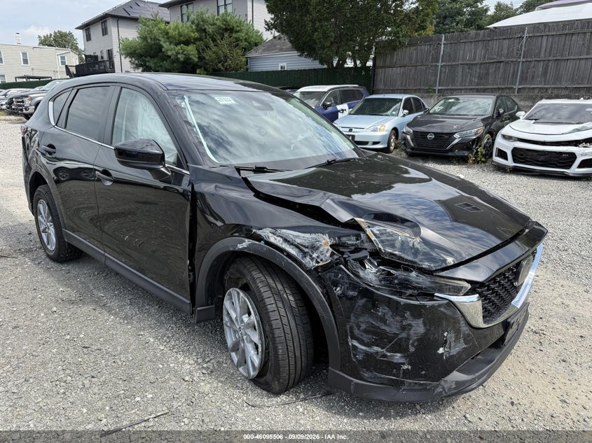 Photo of the 2022 MAZDA CX-5 2.5 S PREFERRED