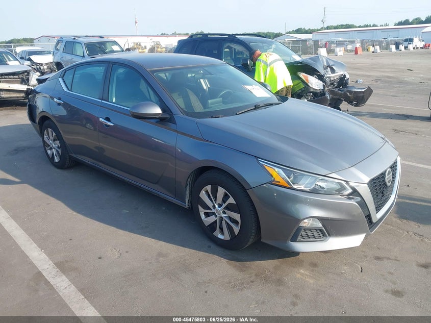 Photo of the 2020 NISSAN ALTIMA S FWD