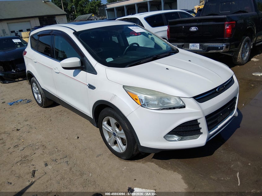 Photo of the 2015 FORD ESCAPE SE