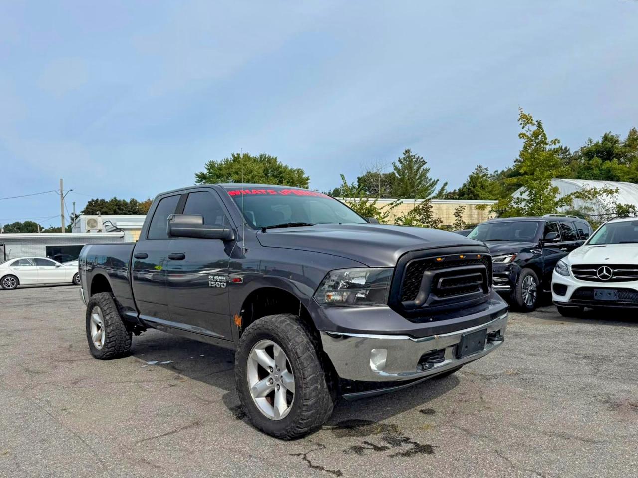 Photo of the 2016 RAM 1500 SLT