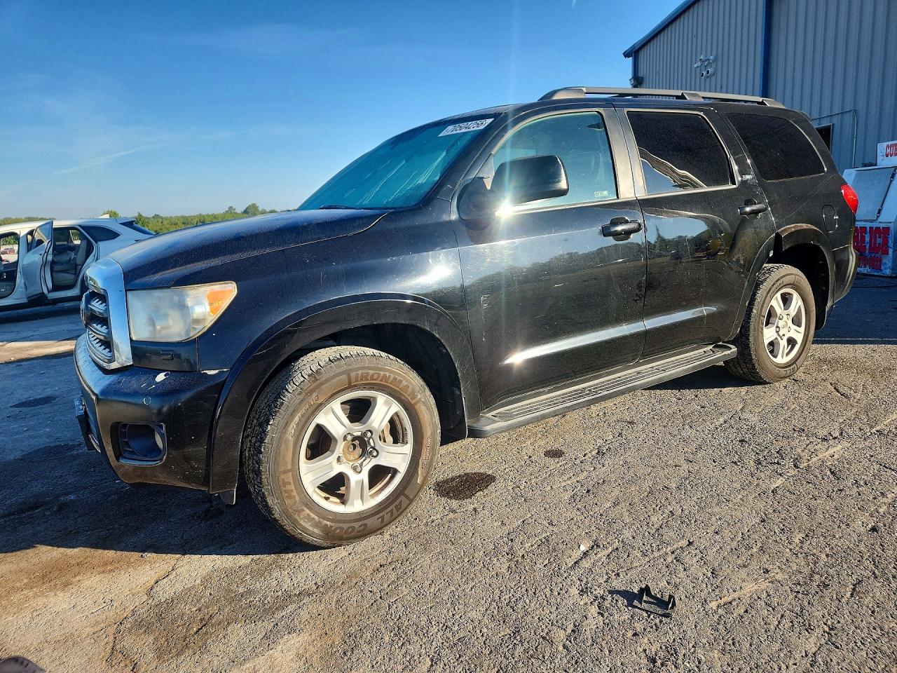 Photo of the 2014 TOYOTA SEQUOIA SR5