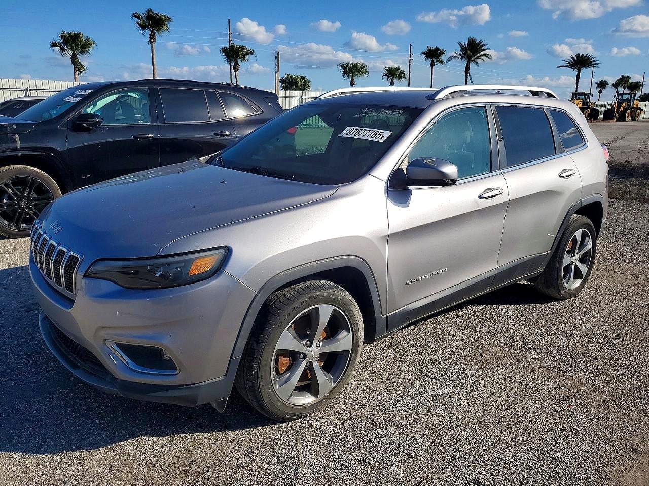 Photo of the 2019 JEEP CHEROKEE LIMITED
