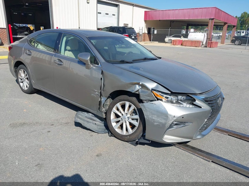 Photo of the 2017 LEXUS ES 350