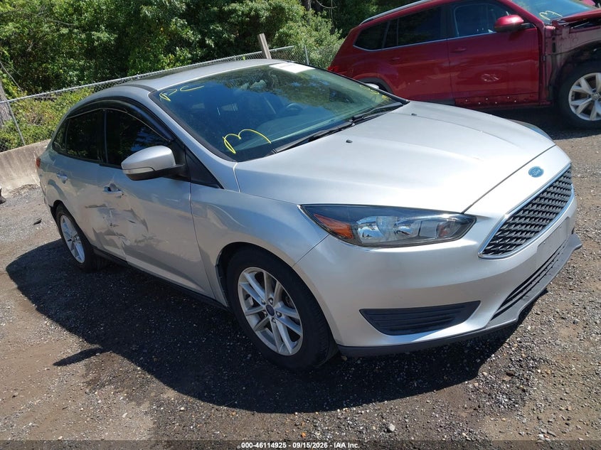 Photo of the 2015 FORD FOCUS SE