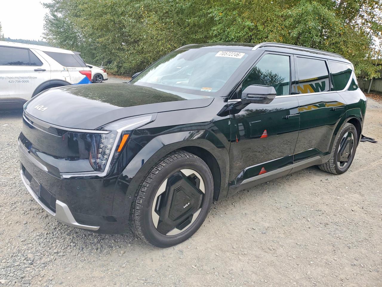 Photo of the 2024 KIA EV9 LAND