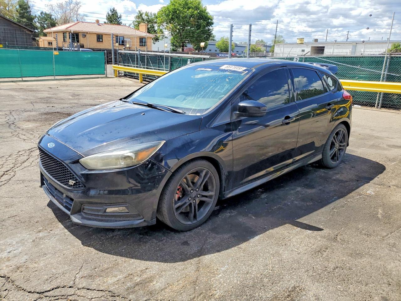 Photo of the 2016 FORD FOCUS ST