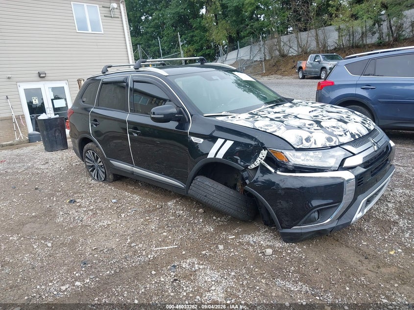 Photo of the 2020 MITSUBISHI OUTLANDER SE 2.4