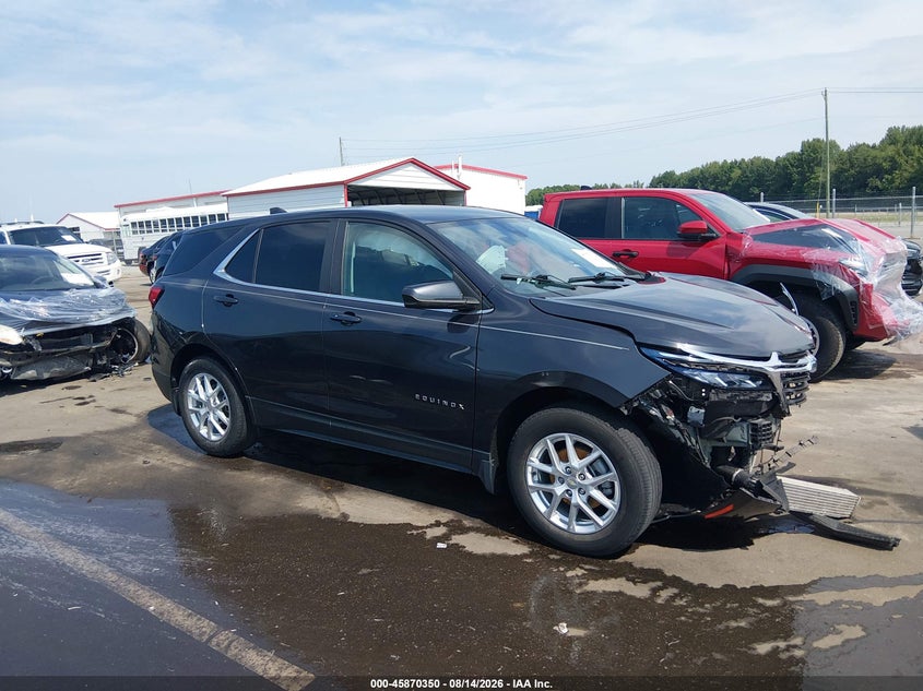 Photo of the 2022 CHEVROLET EQUINOX FWD LT