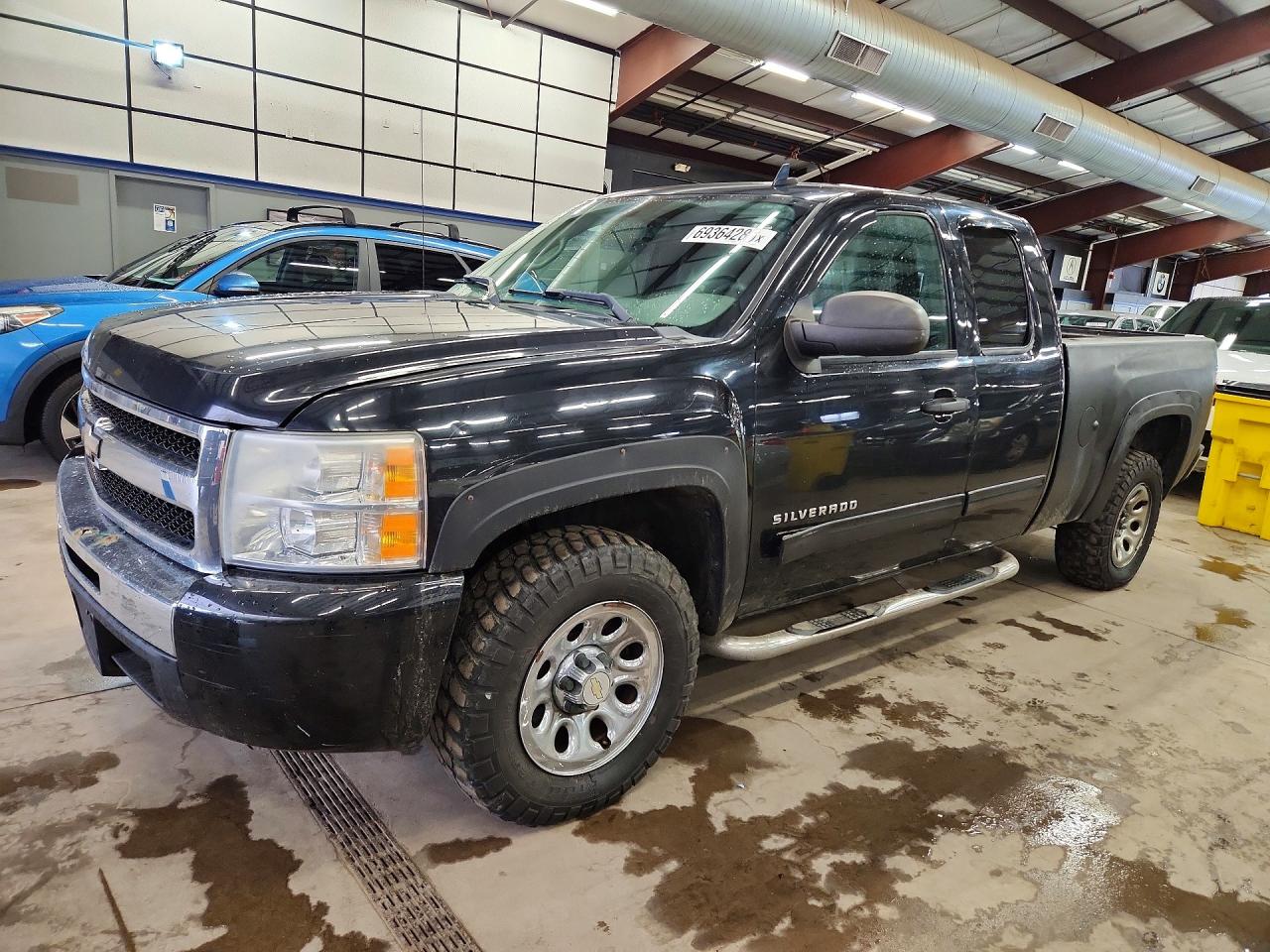Photo of the 2011 CHEVROLET SILVERADO C1500 LS