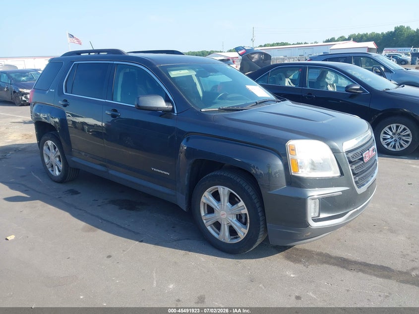 Photo of the 2017 GMC TERRAIN SLE-2