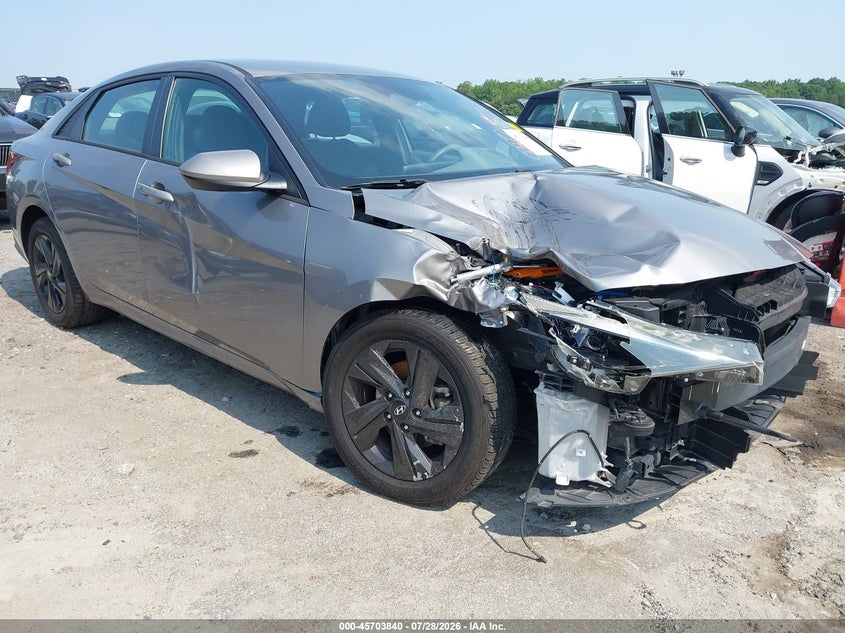 Photo of the 2021 HYUNDAI ELANTRA SEL