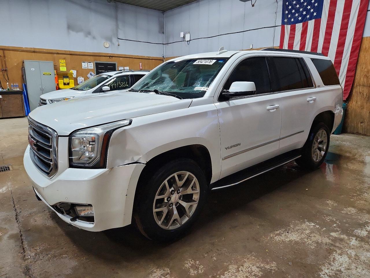 Photo of the 2016 GMC YUKON SLT