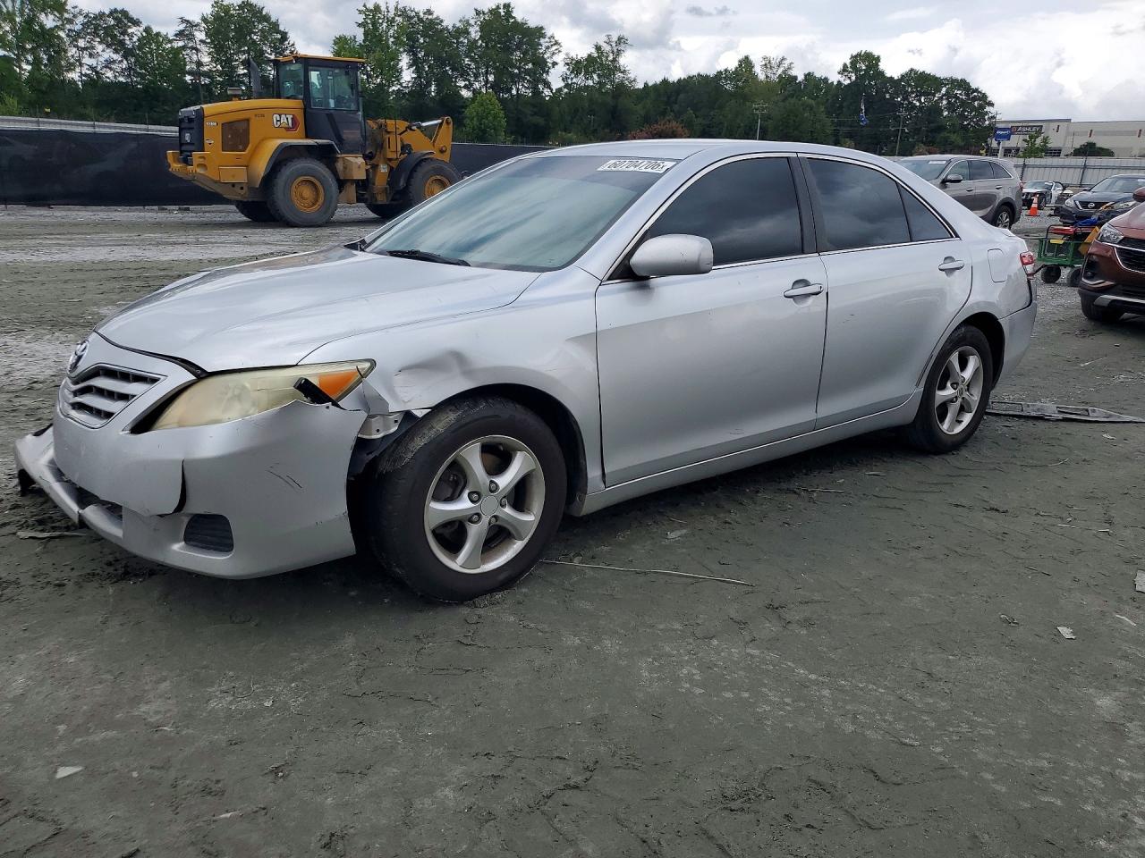 Photo of the 2010 TOYOTA CAMRY LE