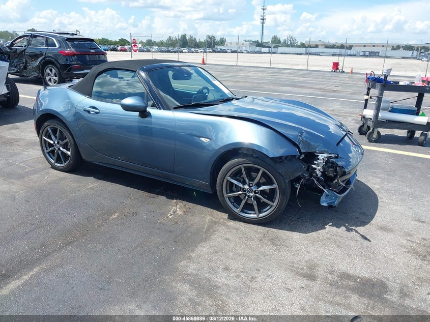 Photo of the 2016 MAZDA MX-5 MIATA GRAND TOURING