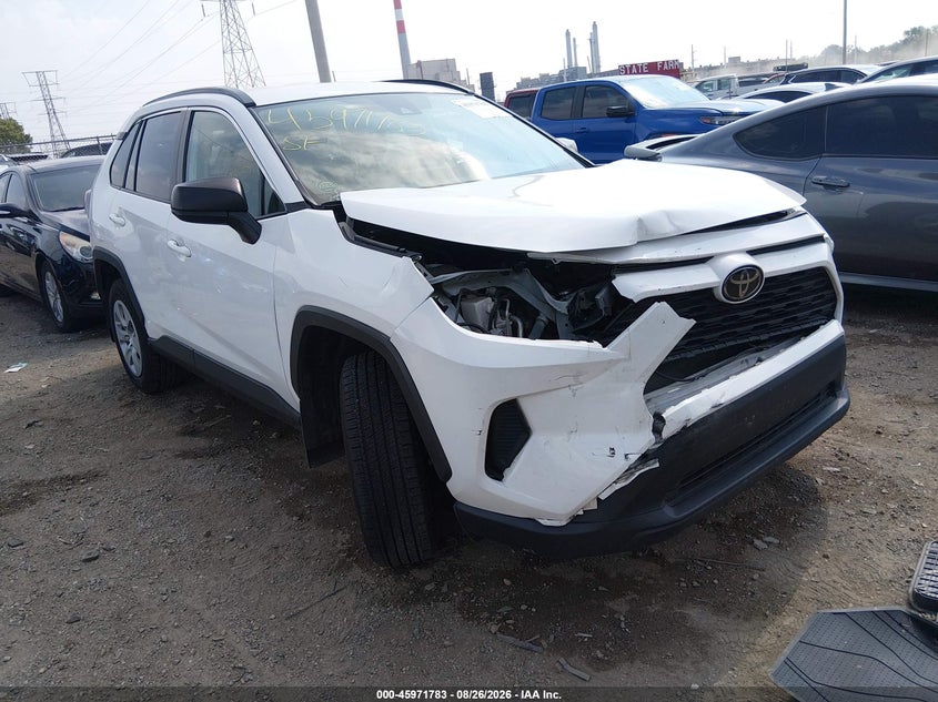 Photo of the 2019 TOYOTA RAV4 LE