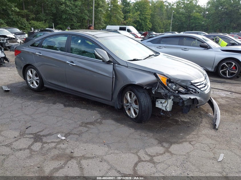 Photo of the 2013 HYUNDAI SONATA LIMITED
