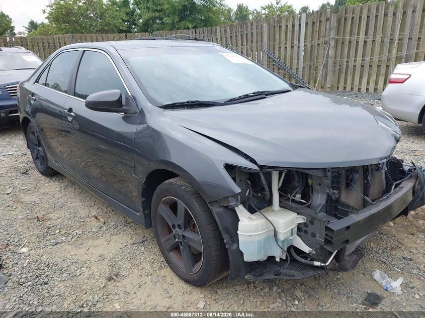 Photo of the 2012 TOYOTA CAMRY SE
