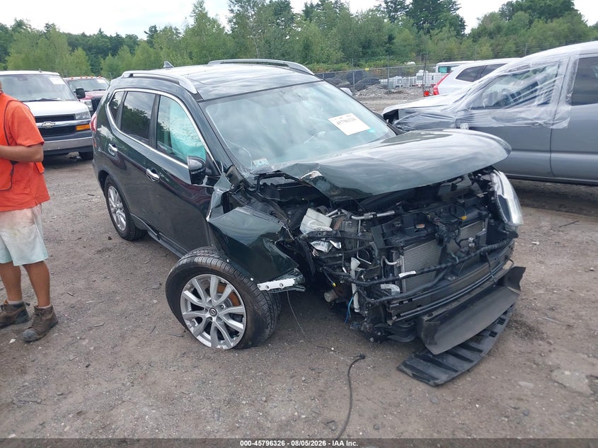 Photo of the 2018 NISSAN ROGUE SV