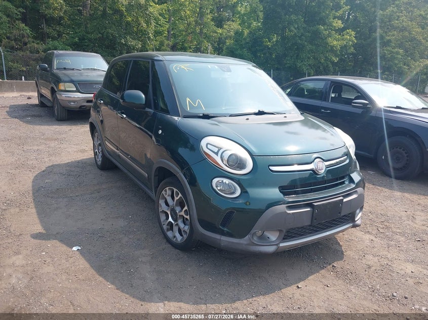 Photo of the 2015 FIAT 500L TREKKING