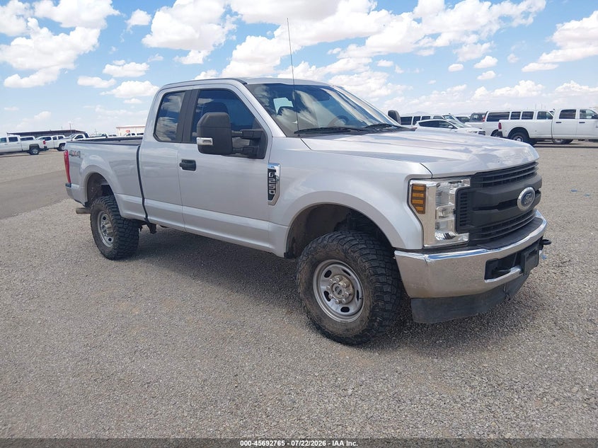 Photo of the 2018 FORD F-250 XL